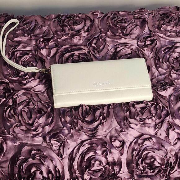 CACHAREL- Iris light Gray Women's Wristlet/Clutch Wallet - Picture 2 of 5